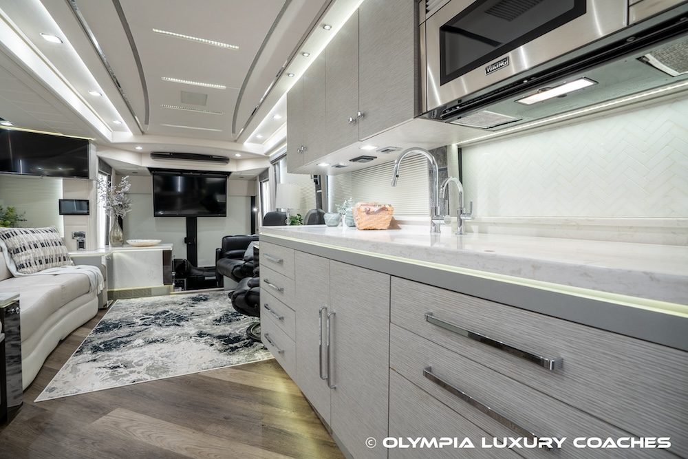 2022 Prevost Emerald  H3-45 For Sale