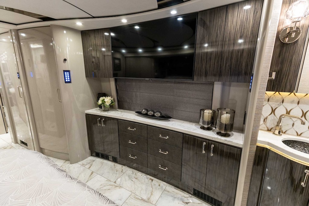 2022 Prevost Marathon H3-45 For Sale