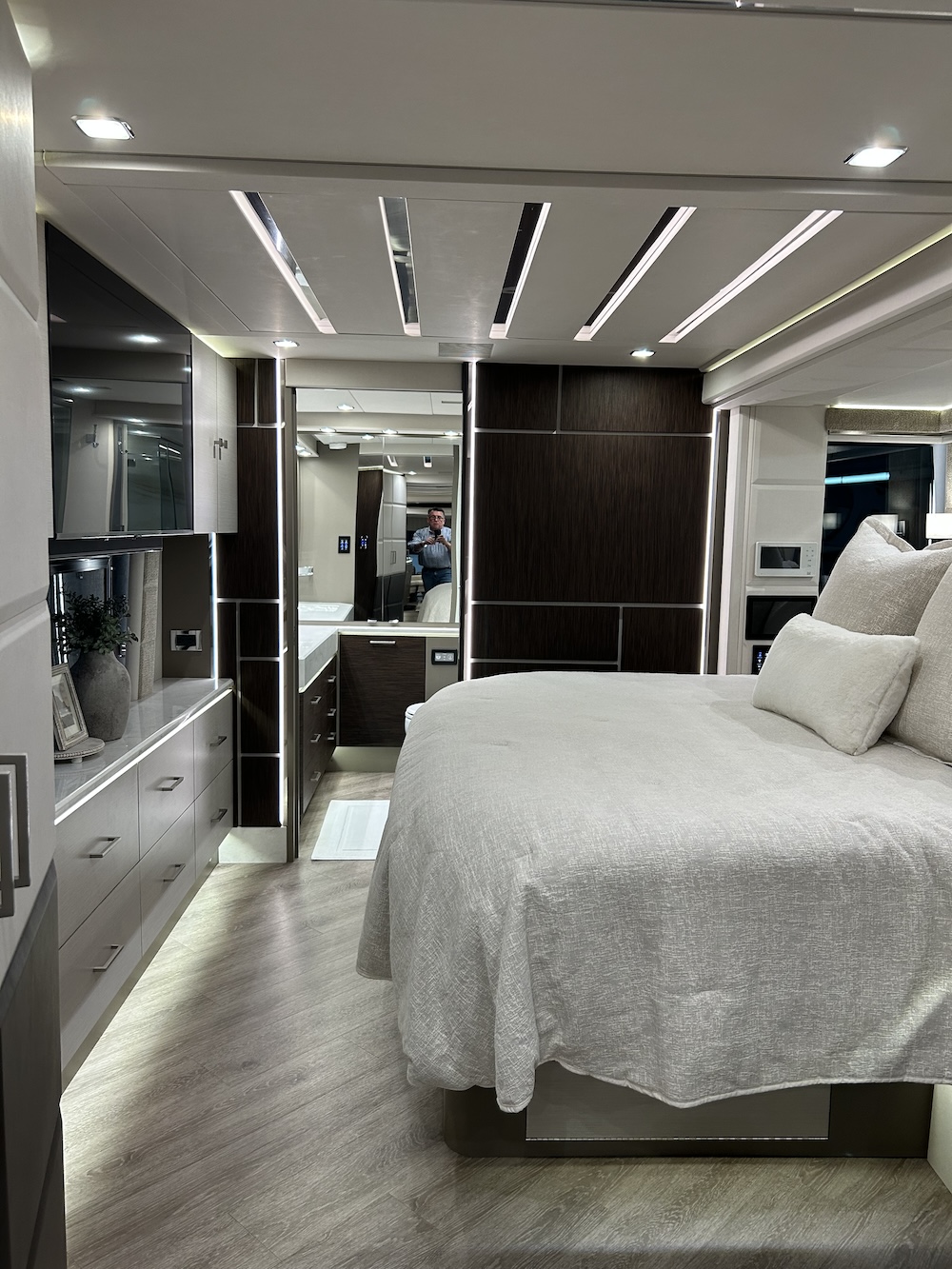 2023 Prevost Emerald H3-45 For Sale