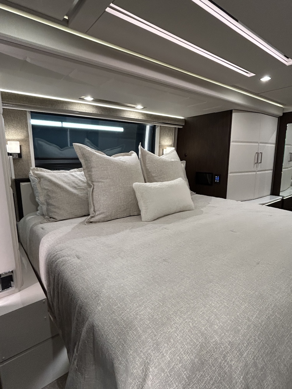 2023 Prevost Emerald H3-45 For Sale