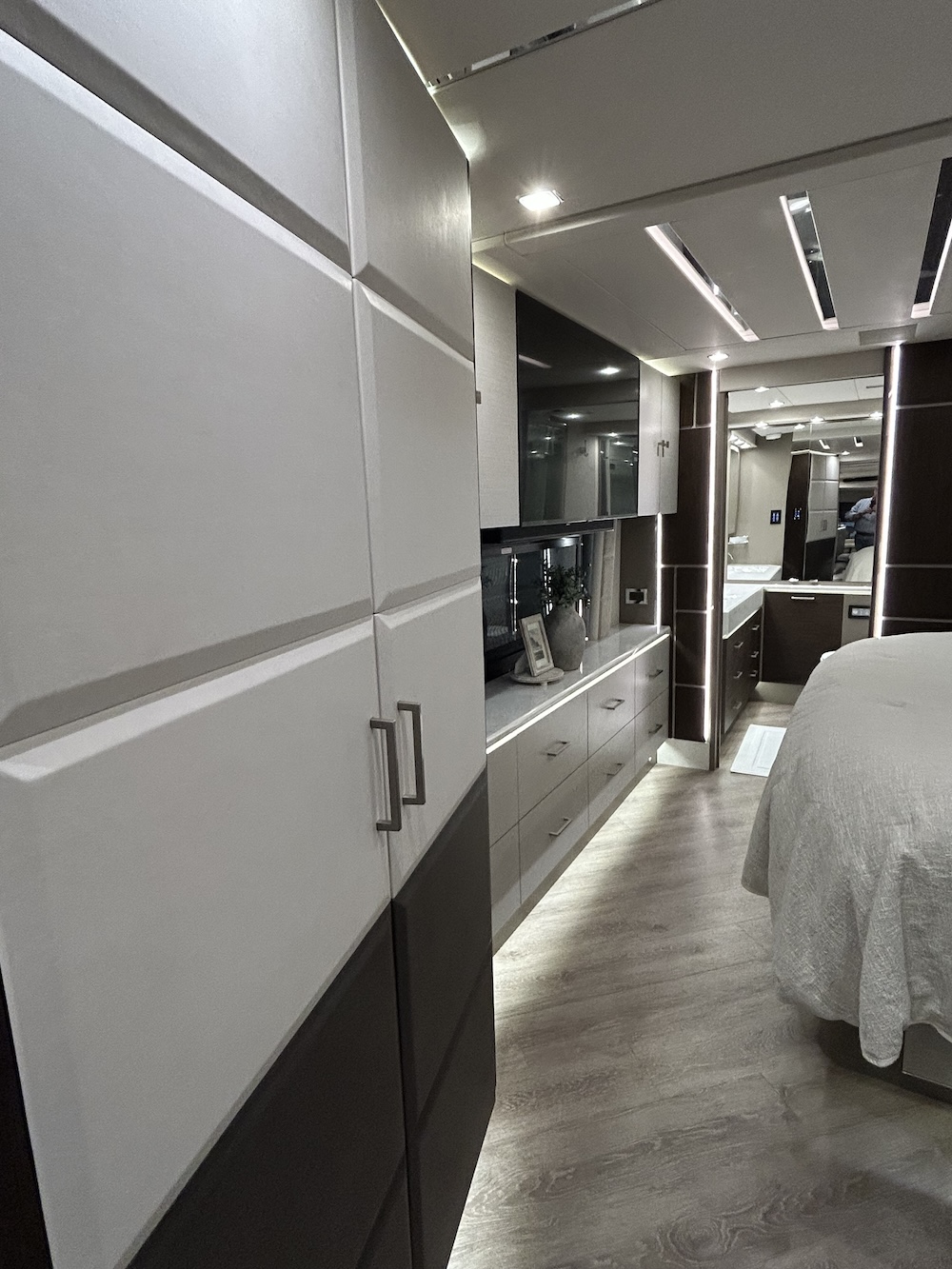 2023 Prevost Emerald H3-45 For Sale