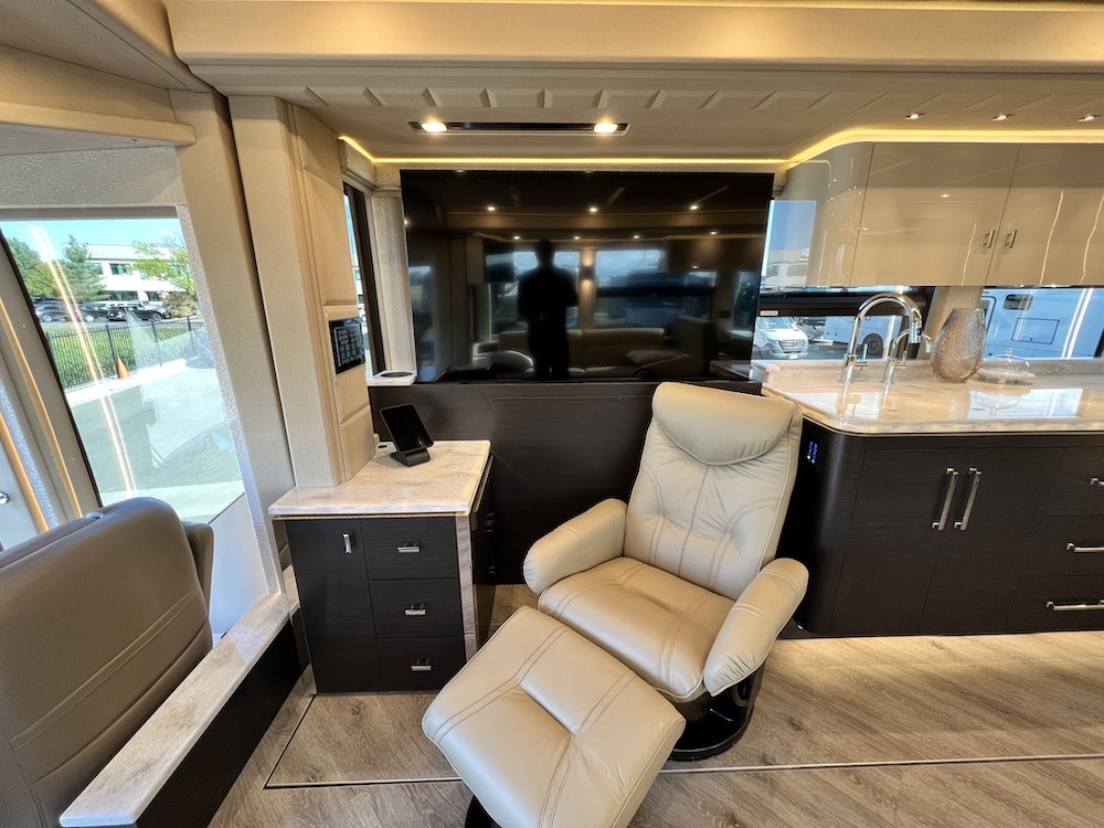 2023 Prevost Emerald H3-45 For Sale