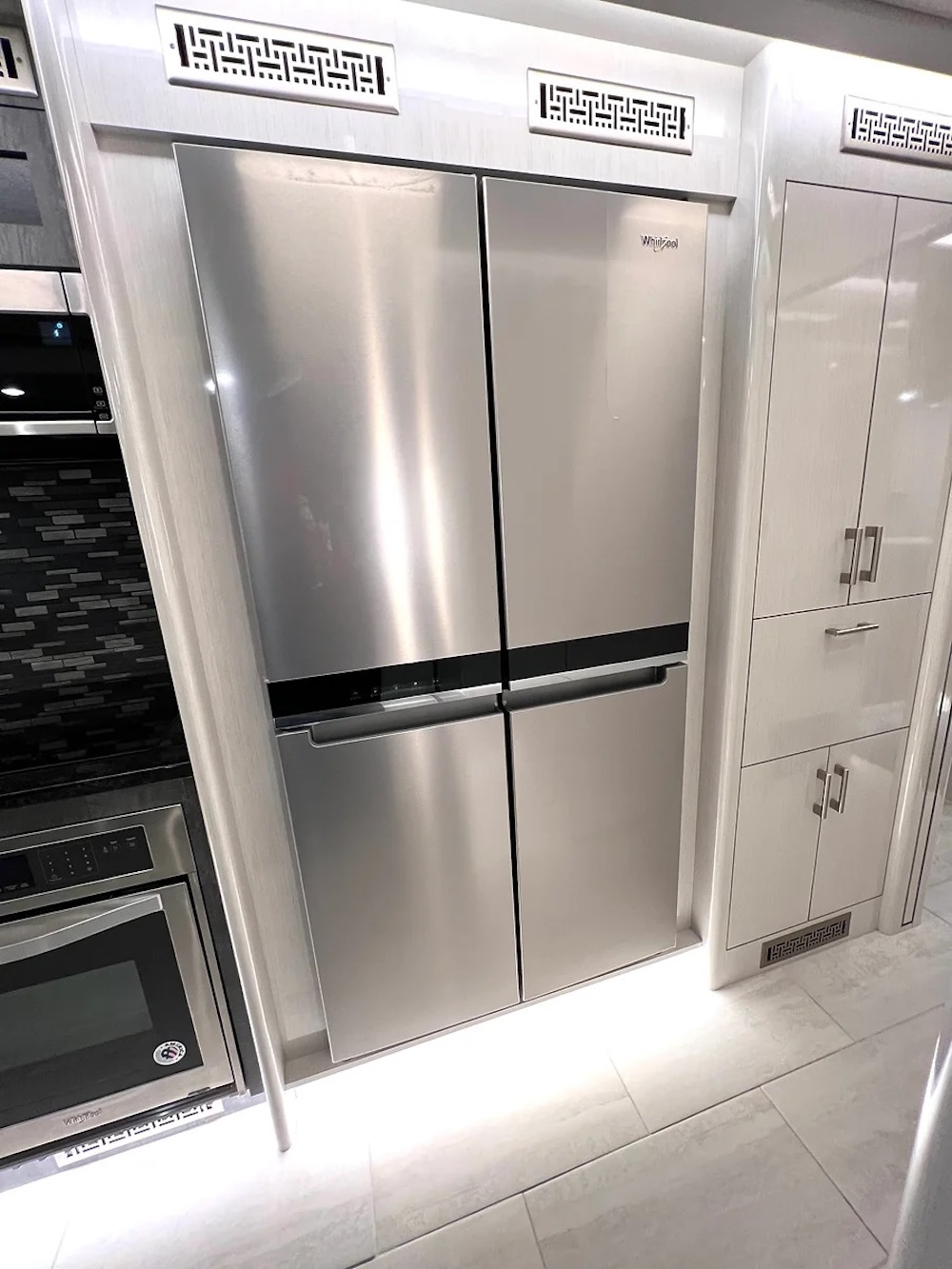 2023 Prevost Superior X3 For Sale