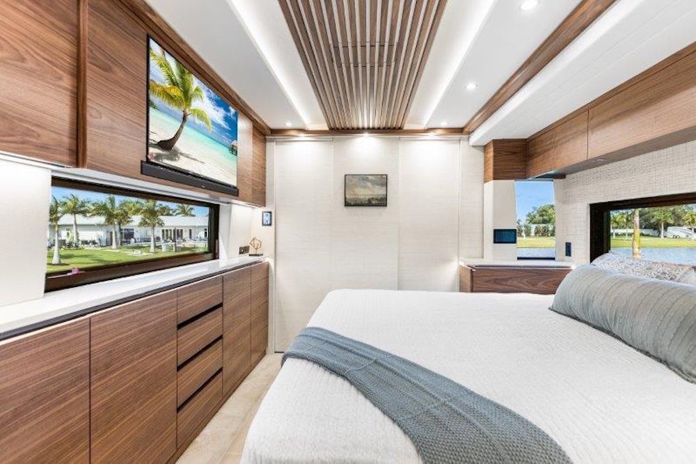 2025 Prevost Epic X3 For Sale