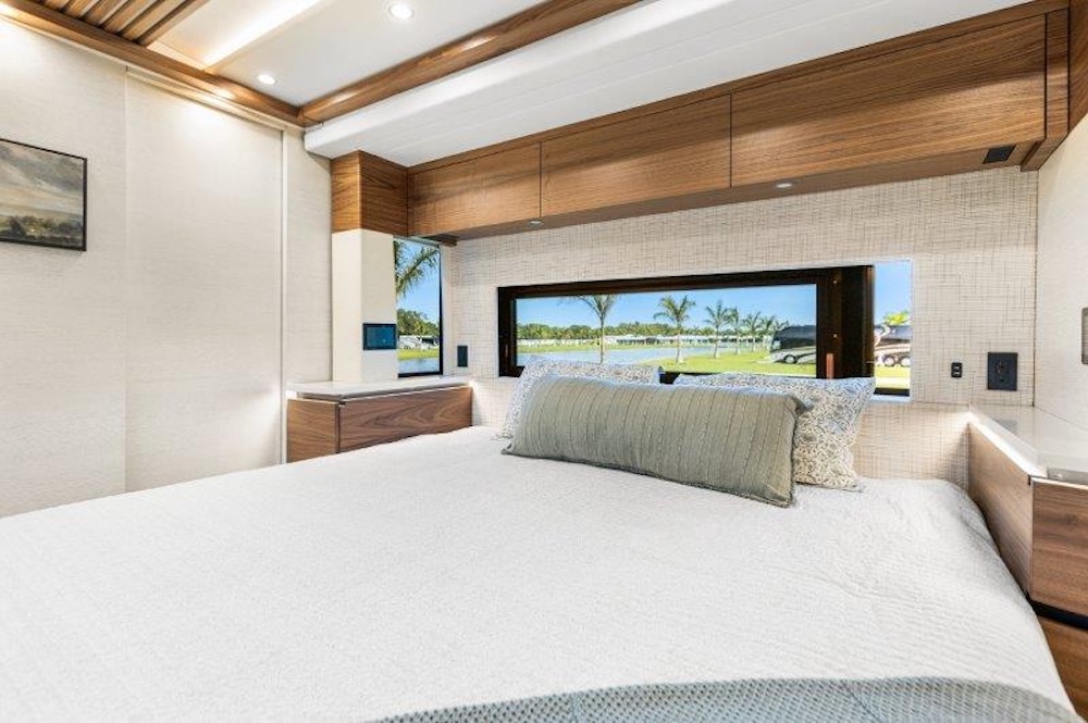 2025 Prevost Epic X3 For Sale