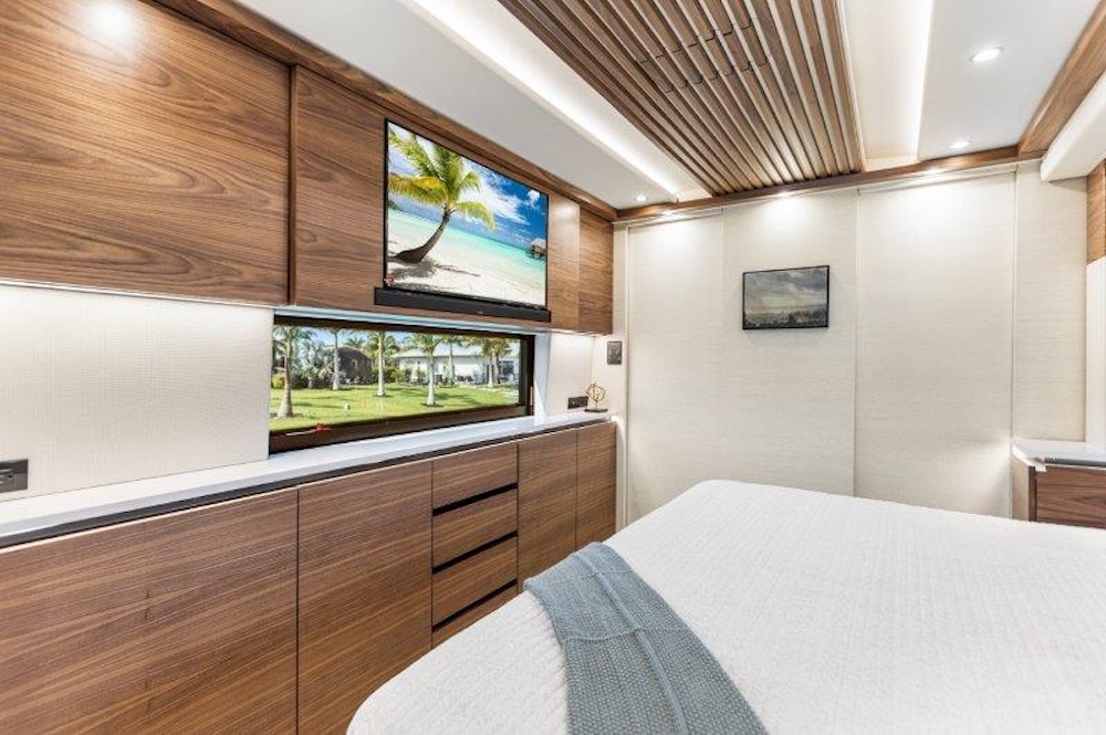 2025 Prevost Epic X3 For Sale