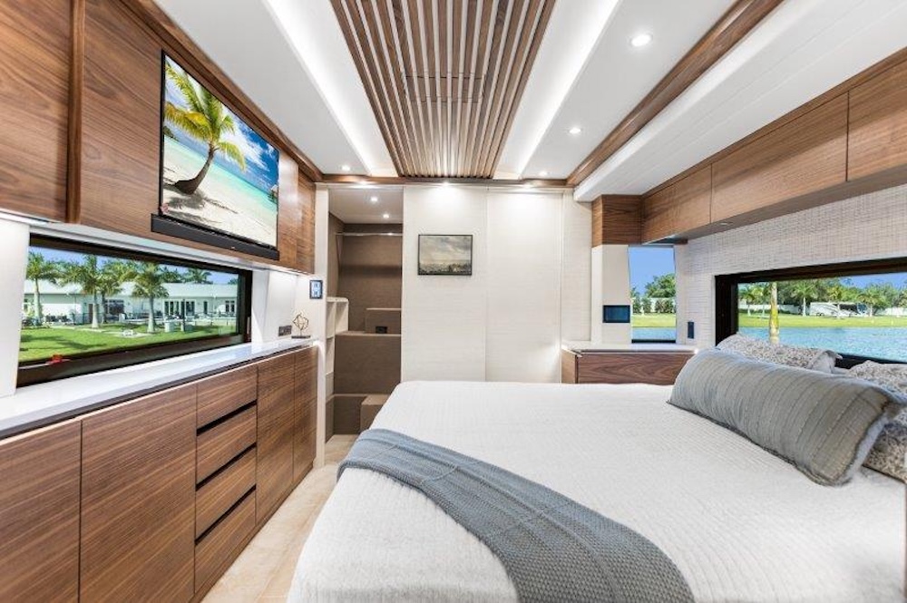 2025 Prevost Epic X3 For Sale