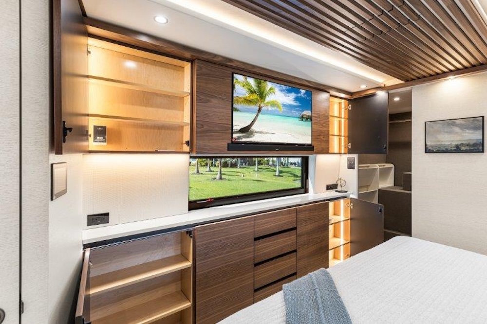 2025 Prevost Epic X3 For Sale