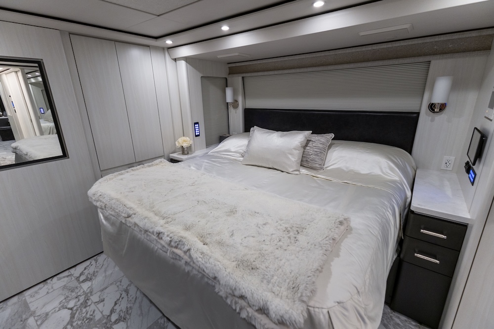 2025 Prevost  Marathon H3-45 For Sale
