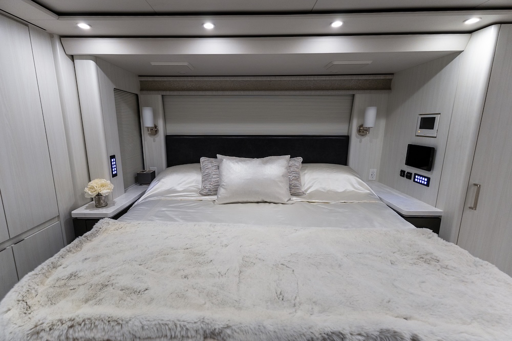 2025 Prevost  Marathon H3-45 For Sale