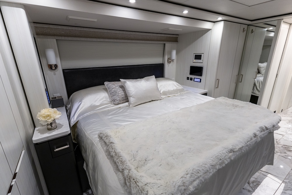 2025 Prevost  Marathon H3-45 For Sale