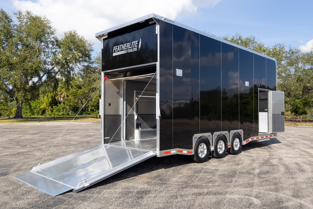 2026 Prevost Featherlite Stacker For Sale