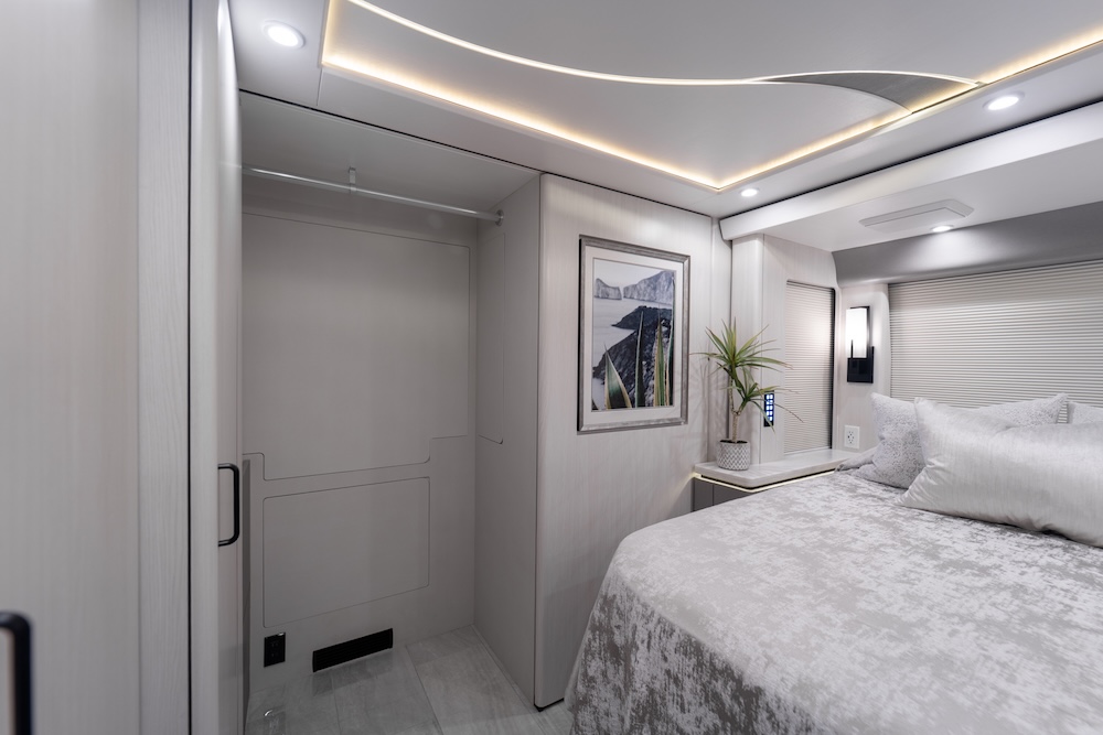 2026 Prevost Marathon H3-45 For Sale