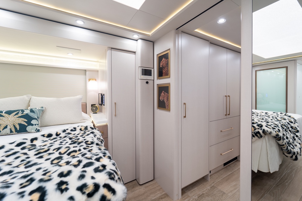 2026 Prevost Marathon H3-45 For Sale