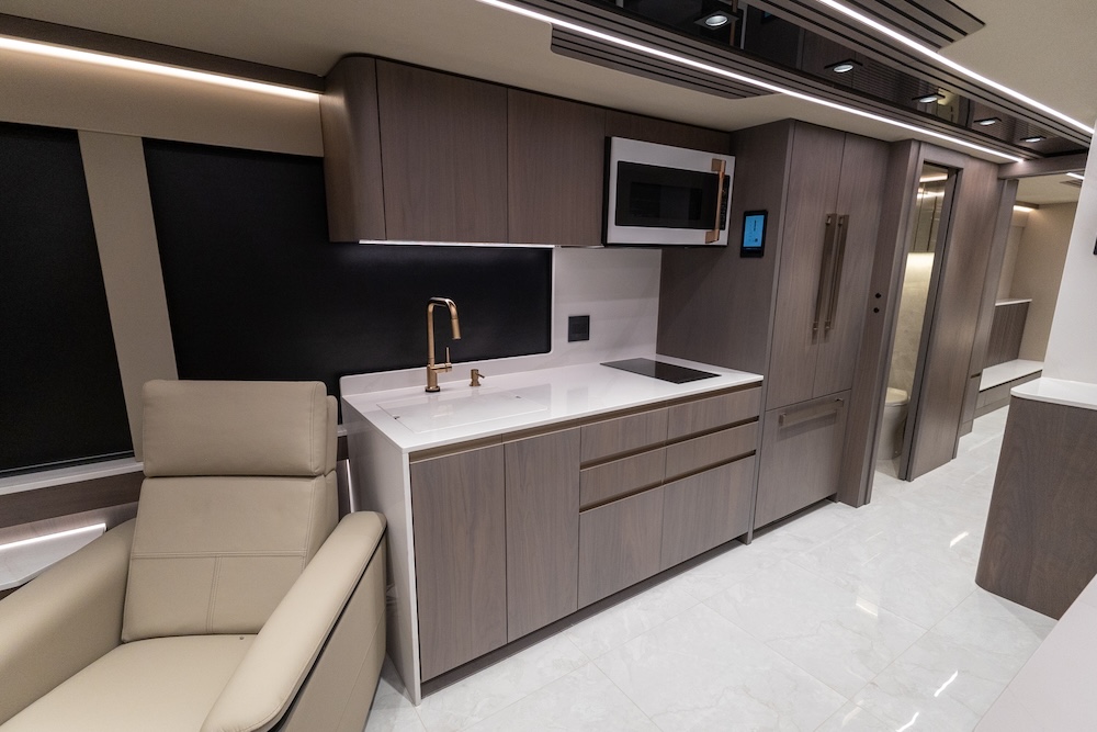 2027 Prevost Lok H3-45 For Sale