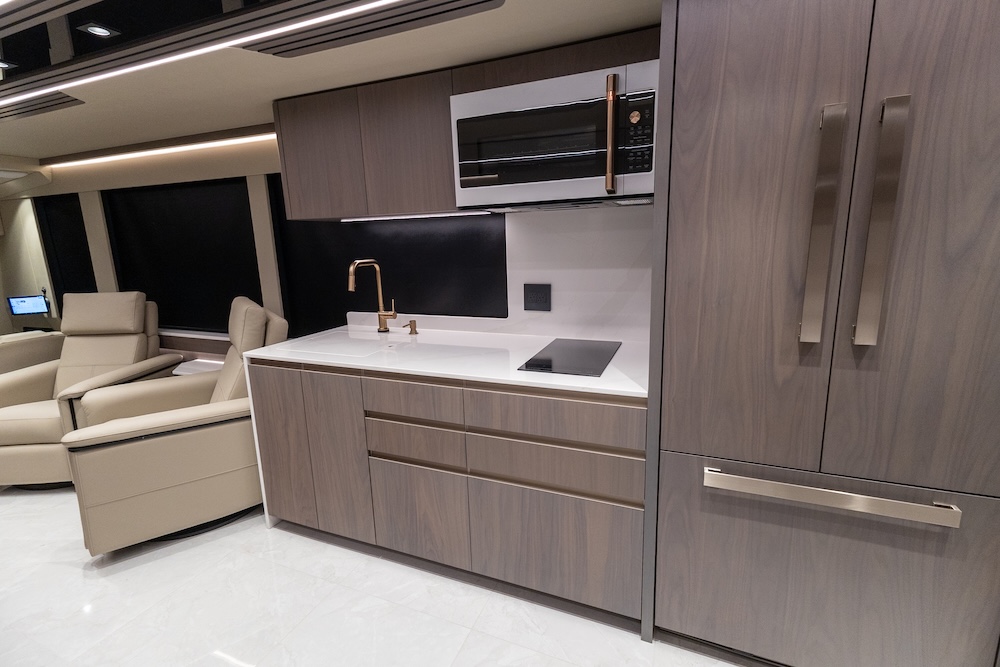 2027 Prevost Lok H3-45 For Sale