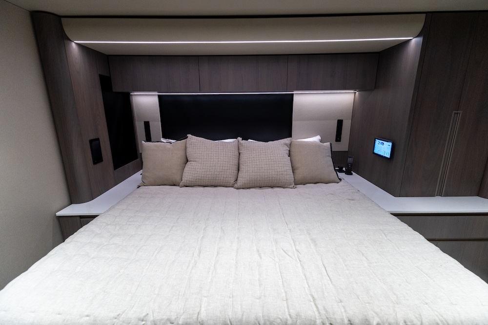 2027 Prevost Lok H3-45 For Sale
