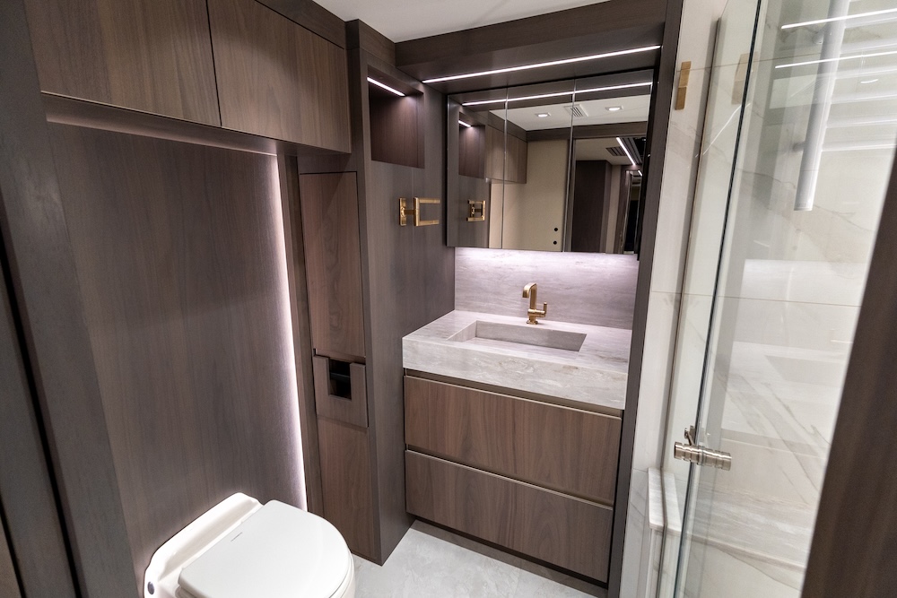 2027 Prevost Lok H3-45 For Sale