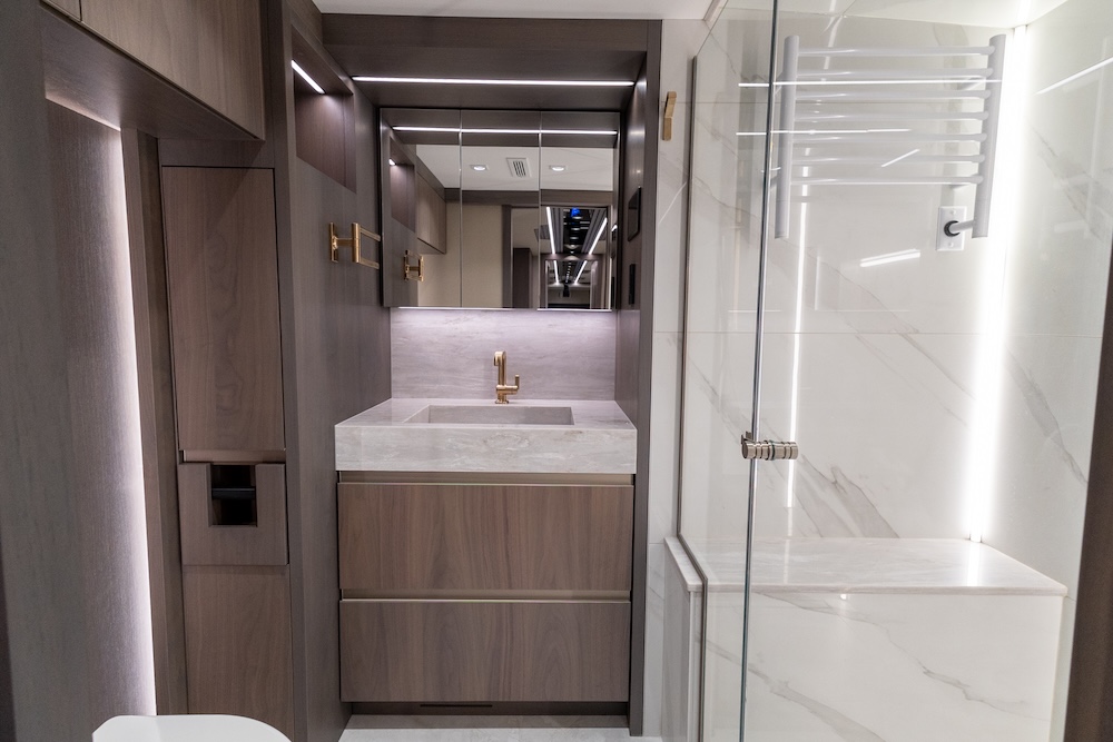 2027 Prevost Lok H3-45 For Sale