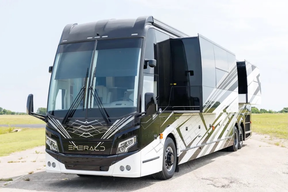 2027 Prevost Emerald H3-45 For Sale