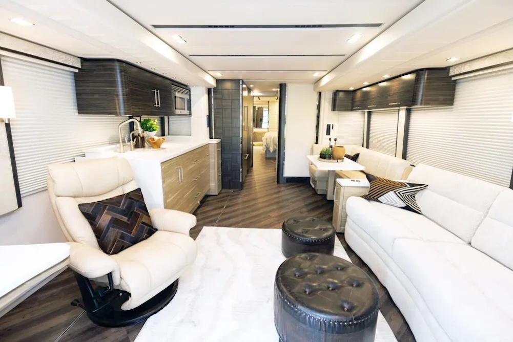2027 Prevost Emerald H3-45 For Sale
