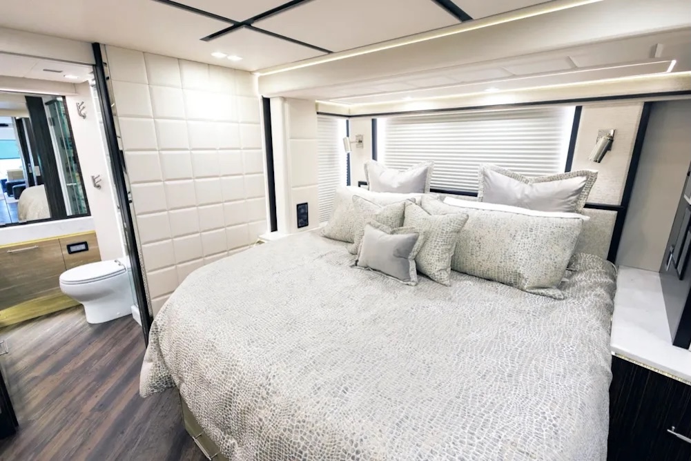 2027 Prevost Emerald H3-45 For Sale