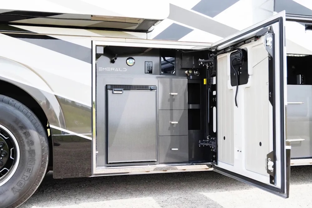 2027 Prevost Emerald H3-45 For Sale