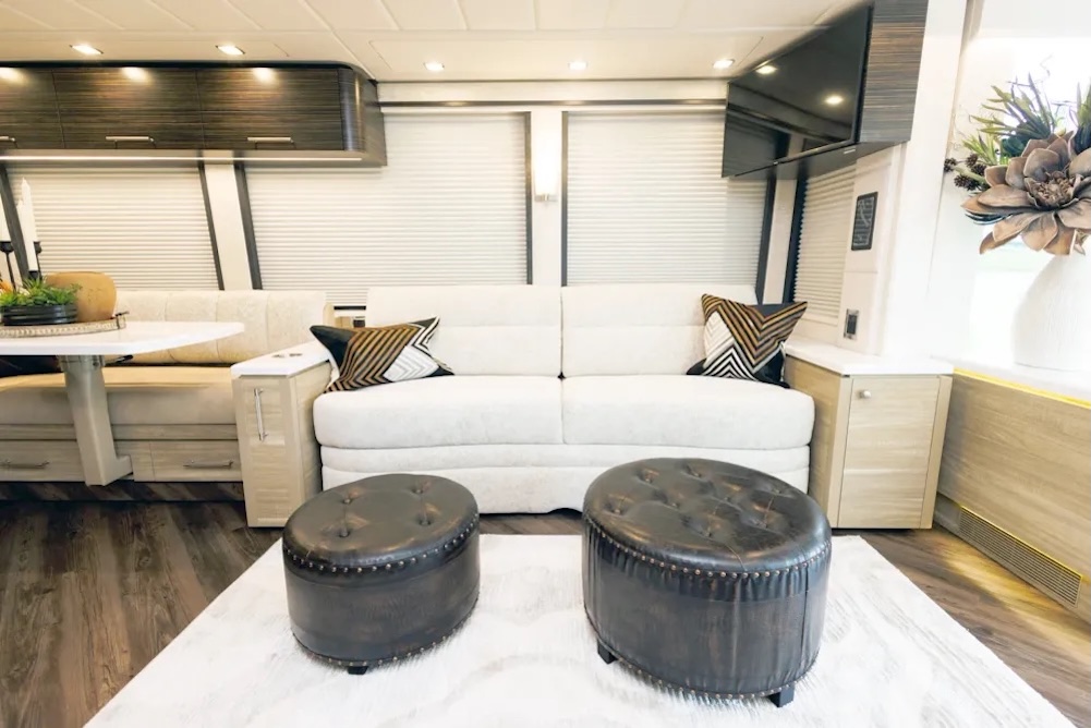 2027 Prevost Emerald H3-45 For Sale