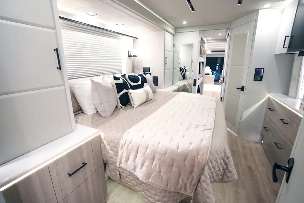 2027 Prevost Emerald X3 For Sale
