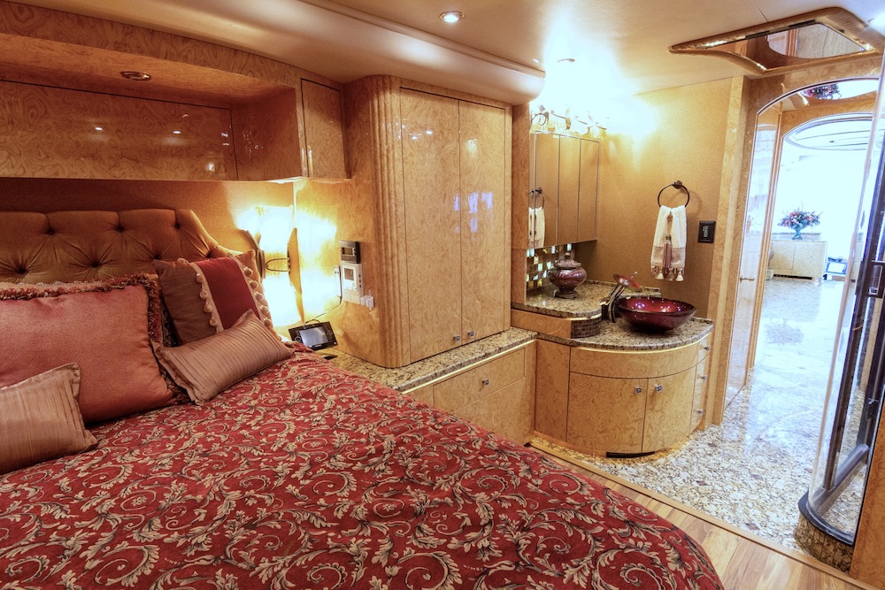 2010 Prevost Millennium H3-45 For Sale