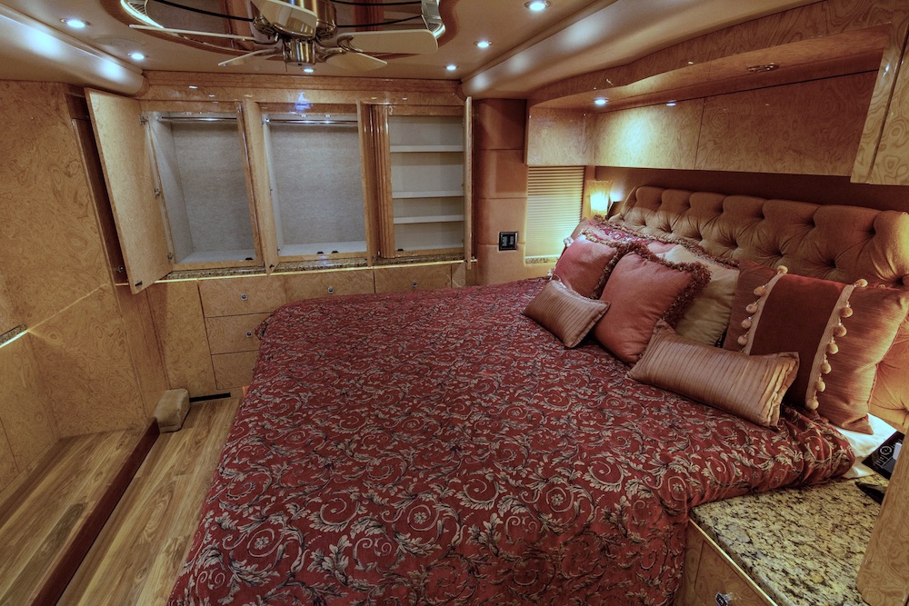 2010 Prevost Millennium H3-45 For Sale