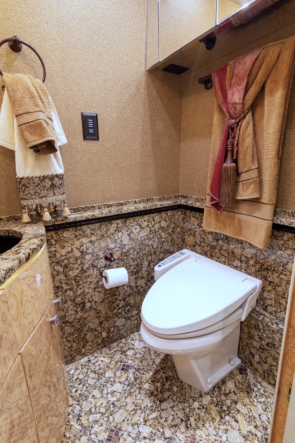 2010 Prevost Millennium H3-45 For Sale