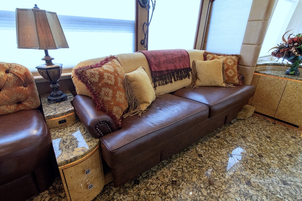 2010 Prevost Millennium H3-45 For Sale